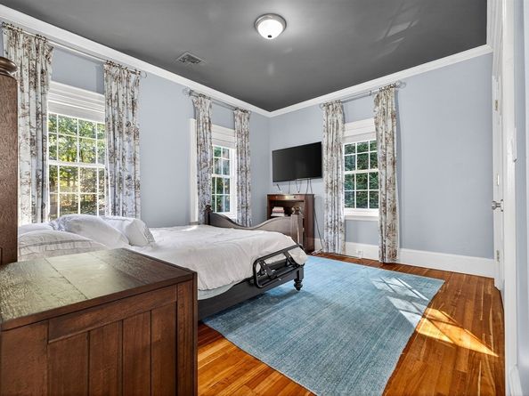 80 Livingston Rd, Wellesley MA 02482