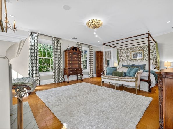 80 Livingston Rd, Wellesley MA 02482