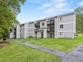 330 Sunderland Road 78, Worcester MA 01604