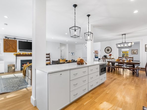 7 Heather Drive, Andover MA 01810