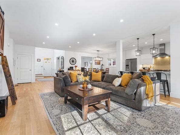 7 Heather Drive, Andover MA 01810