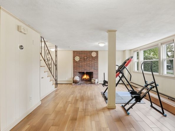 12 Mansfield St, Peabody MA 01960