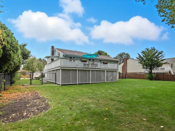 12 Mansfield St, Peabody MA 01960