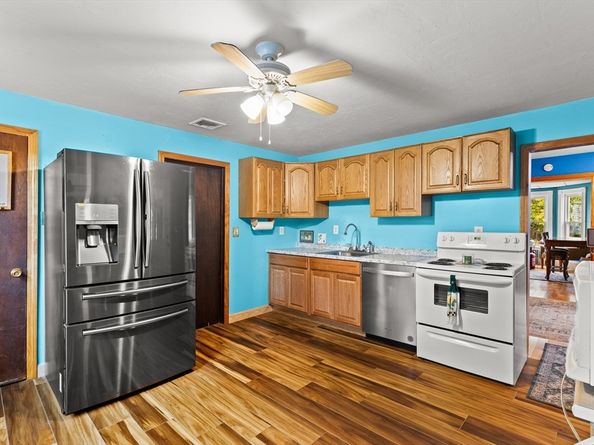 163 S Leyden St, Brockton MA 02302