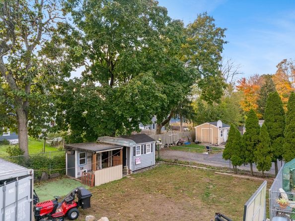 163 S Leyden St, Brockton MA 02302