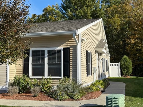 113 Rogerson Xing 113, Uxbridge MA 01569