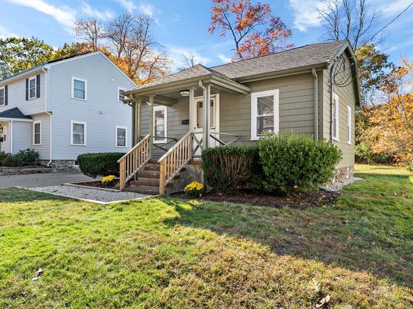 1011 Webster St, Needham MA 02492