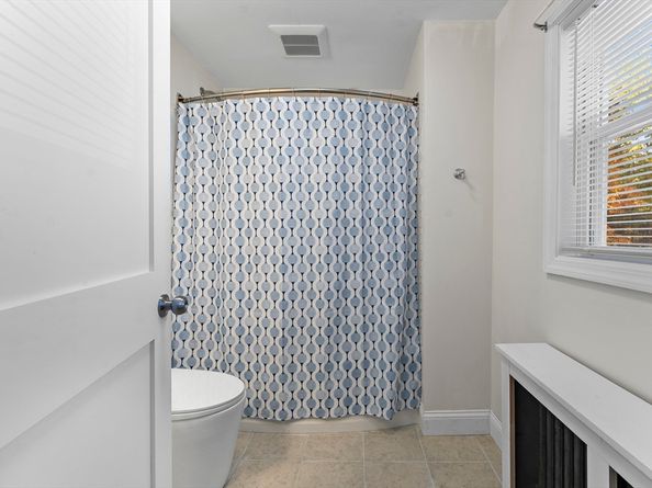 1011 Webster St, Needham MA 02492