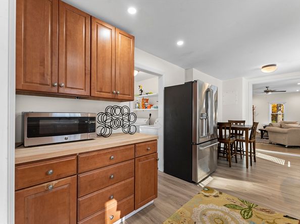 1011 Webster St, Needham MA 02492