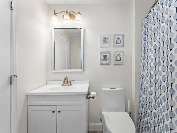 1011 Webster St, Needham MA 02492