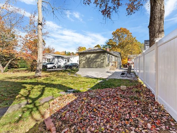 1011 Webster St, Needham MA 02492