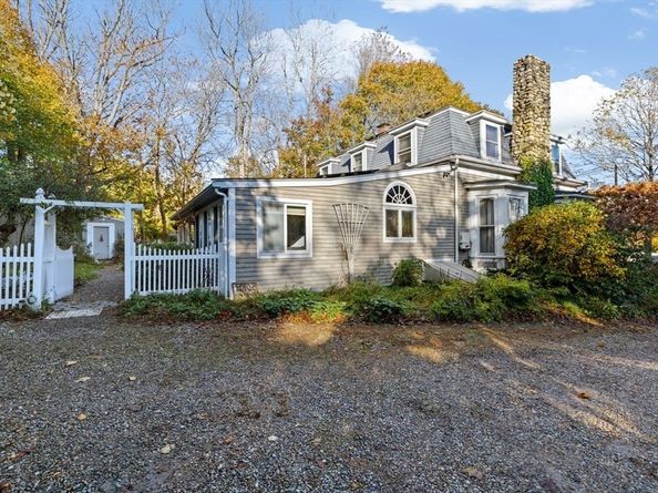 17 Old Oaken Bucket Rd, Scituate MA 02066