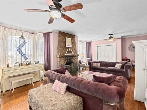 17 Old Oaken Bucket Rd, Scituate MA 02066