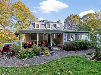 17 Old Oaken Bucket Rd