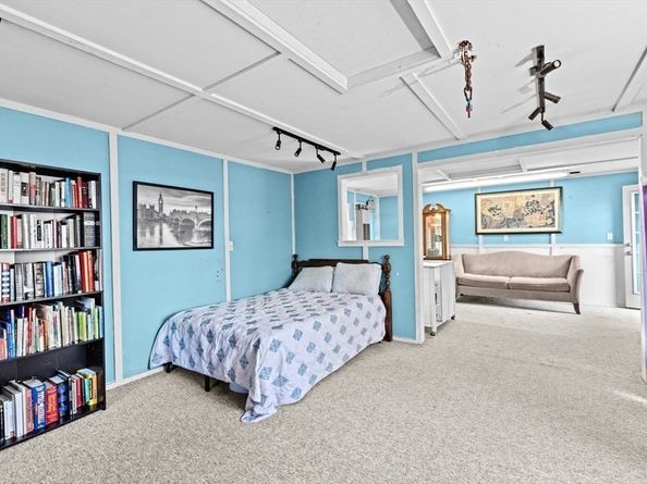 17 Old Oaken Bucket Rd, Scituate MA 02066