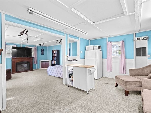 17 Old Oaken Bucket Rd, Scituate MA 02066
