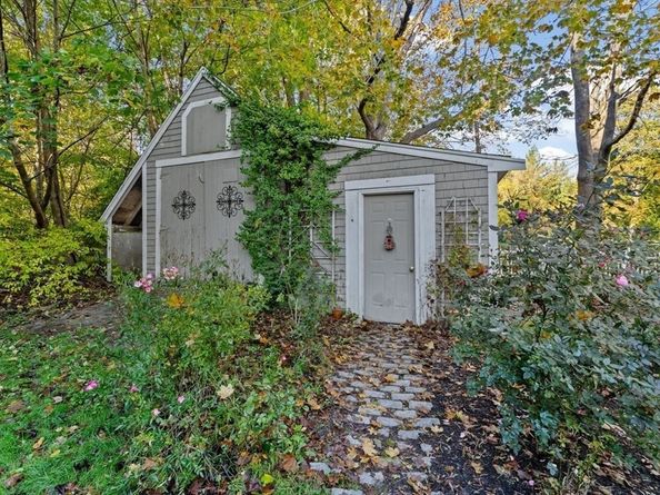 17 Old Oaken Bucket Rd, Scituate MA 02066