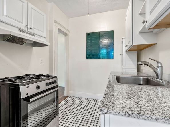 24 Sidlaw Rd 12, Boston MA 02135