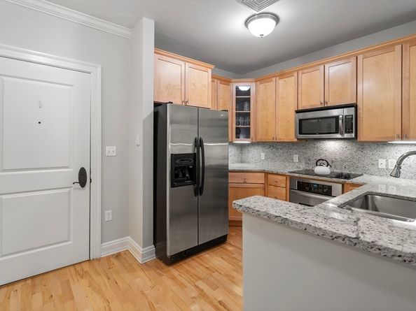59 Walpole St 210, Canton MA 02021