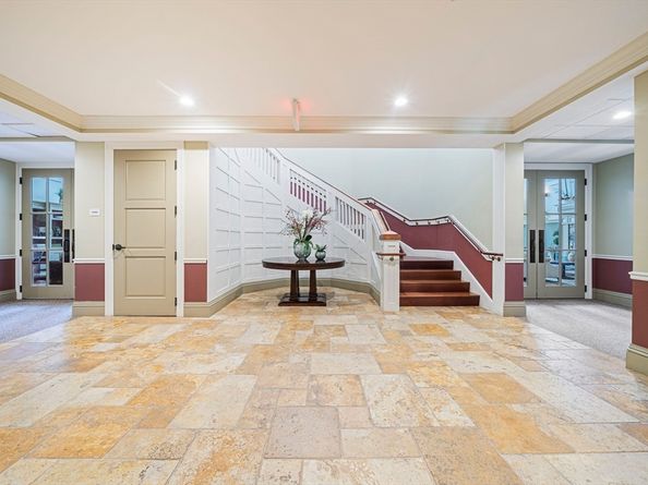 59 Walpole St 210, Canton MA 02021