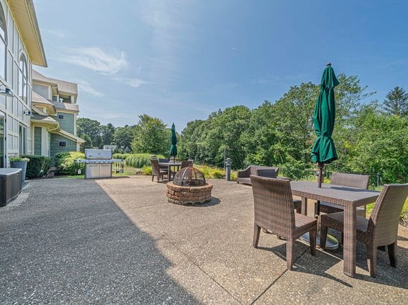 59 Walpole St 210, Canton MA 02021