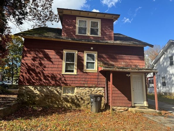 14 Harding Ct, Southbridge MA 01550