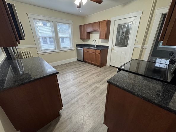 14 Harding Ct, Southbridge MA 01550