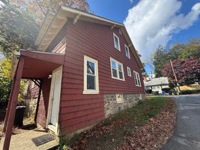 14 Harding Ct, Southbridge MA 01550