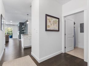 1 Revolution Way 208, Canton MA 02021