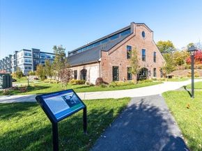 1 Revolution Way 208, Canton MA 02021