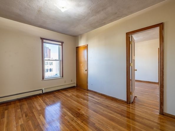 417-419 Ferry St, Everett MA 02149