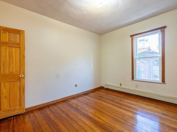 417-419 Ferry St, Everett MA 02149
