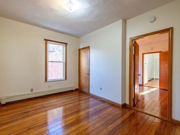 417-419 Ferry St, Everett MA 02149