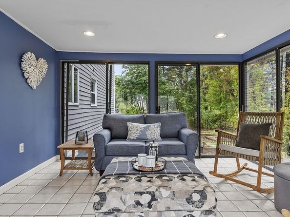 14 Banbury Drive, Westford MA 01886