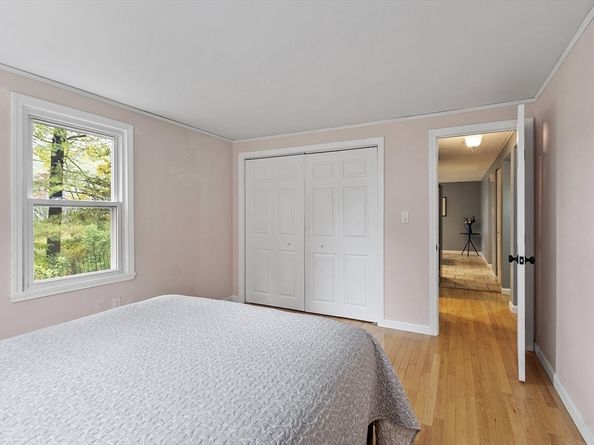 14 Banbury Drive, Westford MA 01886
