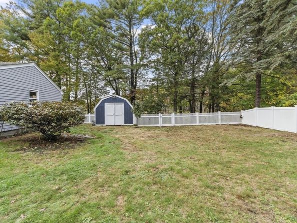 14 Banbury Drive, Westford MA 01886