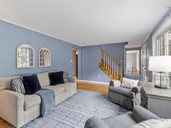 14 Banbury Drive, Westford MA 01886