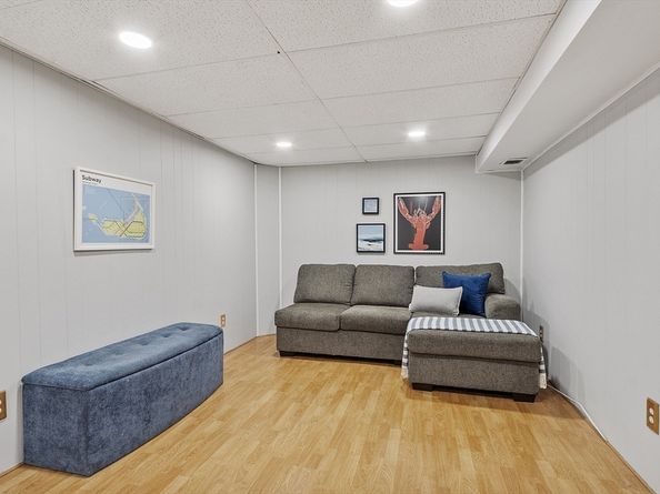 14 Banbury Drive, Westford MA 01886