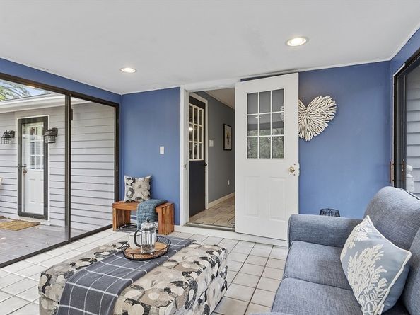 14 Banbury Drive, Westford MA 01886