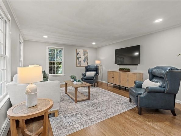 74 Granite St, Walpole MA 02081