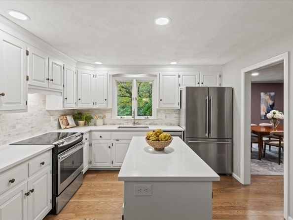 74 Granite St, Walpole MA 02081