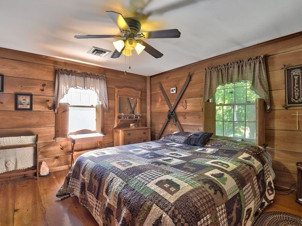 334 High St, Gardner MA 01440