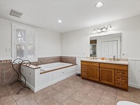 127 N Main St, West Boylston MA 01583