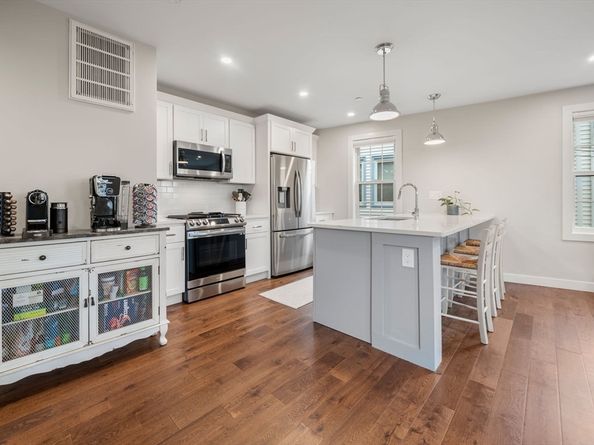 20 Crestway Road 3, Boston MA 02128