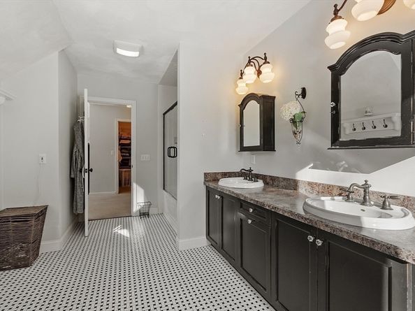 245 Granite St, Leominster MA 01453