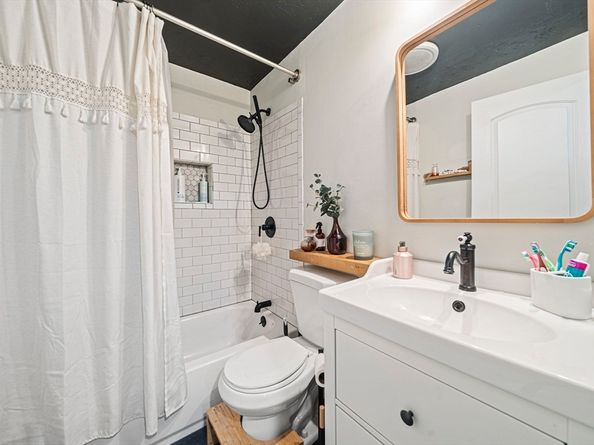 28 Pratt St, Brockton MA 02302