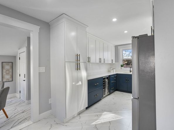 29 Lake View Place, Lynn MA 01904