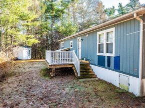 1 Oldfield Drive, Kingston MA 02364