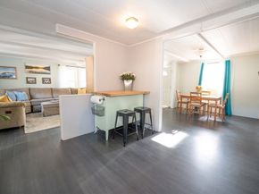 1 Oldfield Drive, Kingston MA 02364