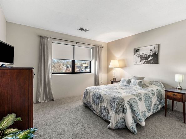 12 Mount Vernon St 44, Melrose MA 02176